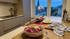 Rote-Bete-Salat in 15 minuten: cremiges rezept mit erbsen und ei